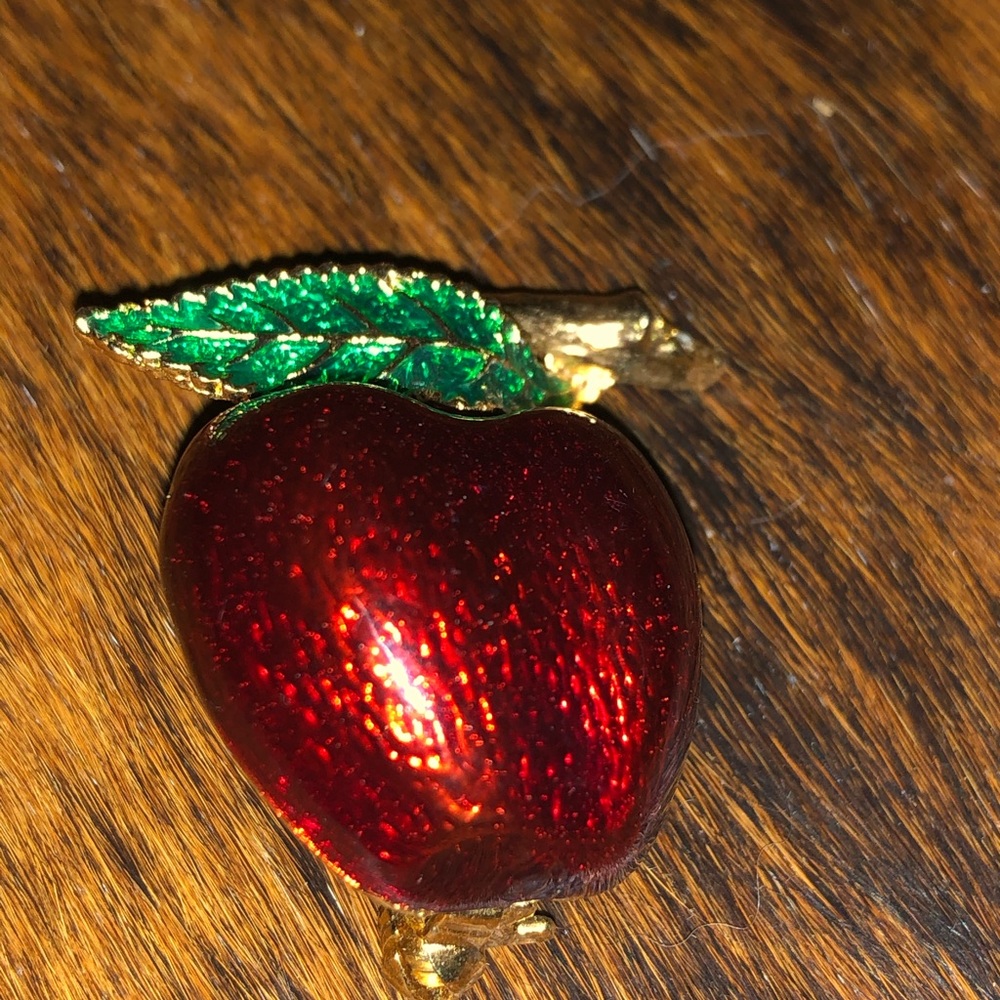 🍎 red apple brooch gold color brooch